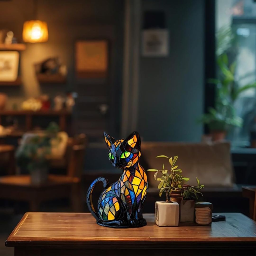 Luminous cat – handmade lamp that makes hearts shine